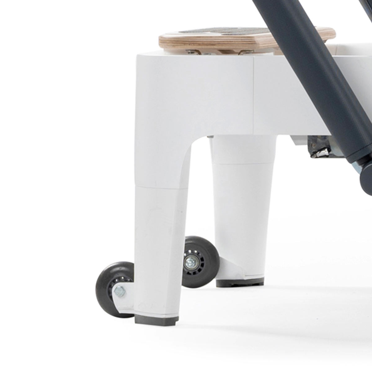 <strong>Rialzi con ruote</strong><br>
<br>
<p><strong>Alza il Reformer a livello standard. </strong></p>
<p>
Aggiungi i rialzi al tuo Allegro 2 Reformer per portarlo a 38 cm da terra. I rialzi sono dotati di ruote per un facile trasporto e per un posizionamento in verticale agevolato.
</p>