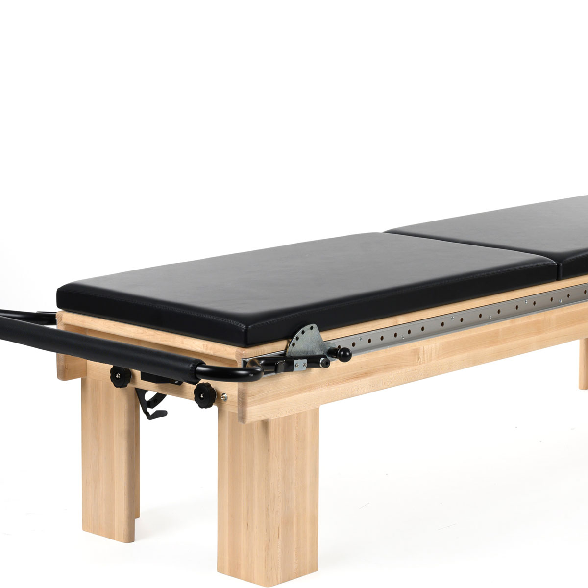 <strong>Twin Mat Conversion</strong><br>
<br>
<p><strong>Due materassini, un unico piano di lavoro. </strong></p>
<p>
In combinazione con la Tower, permette di eseguire l'80% degli esercizi del repertorio Trapeze Table, oltre ai classici esercizi Reformer. Non serve rimuovere il carrello. I Mat sono perfetti anche per gli esercizi a terra. Colore nero. </p>