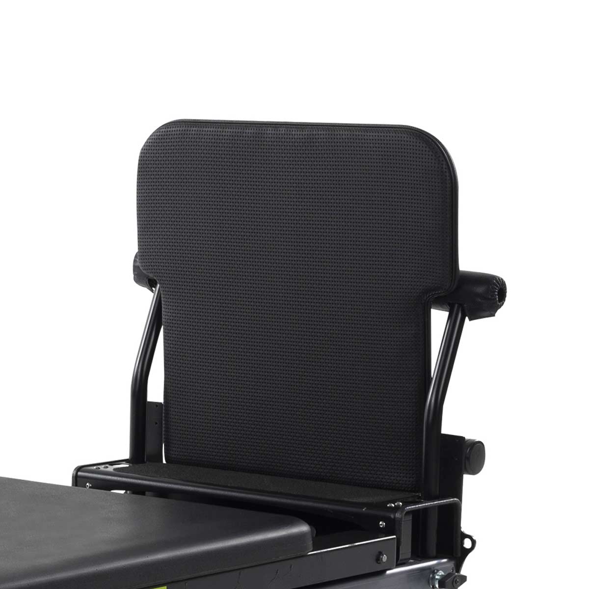 <strong>Jumpboard</strong><br>
<br>
<p><strong>L'accessorio indispensabile e sfidante per il tuo Reformer.</strong></p>
<p>
Espandi il tuo repertorio e allena il core e la parte inferiore del corpo combinando il cardio con la resistenza delle molle sul tuo Reformer.
</p>