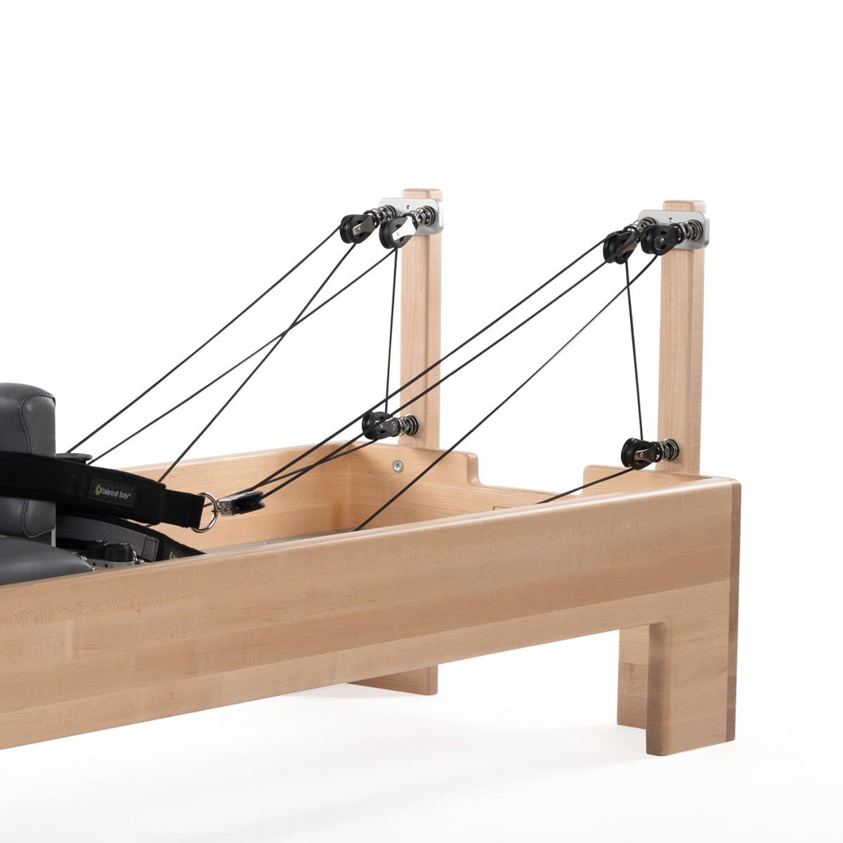 <strong>Konnector</strong><br>
<br>
<p><strong>Infinite varianti del repertorio Pilates. </strong></p>
<p>
Accessorio esclusivo Balanced Body che permette il movimento indipendente e simultaneo di braccia e gambe. È un sistema di carrucole e singola corda con anelli per spostare tutti e quattro gli arti in maniera indipendente.
</p>