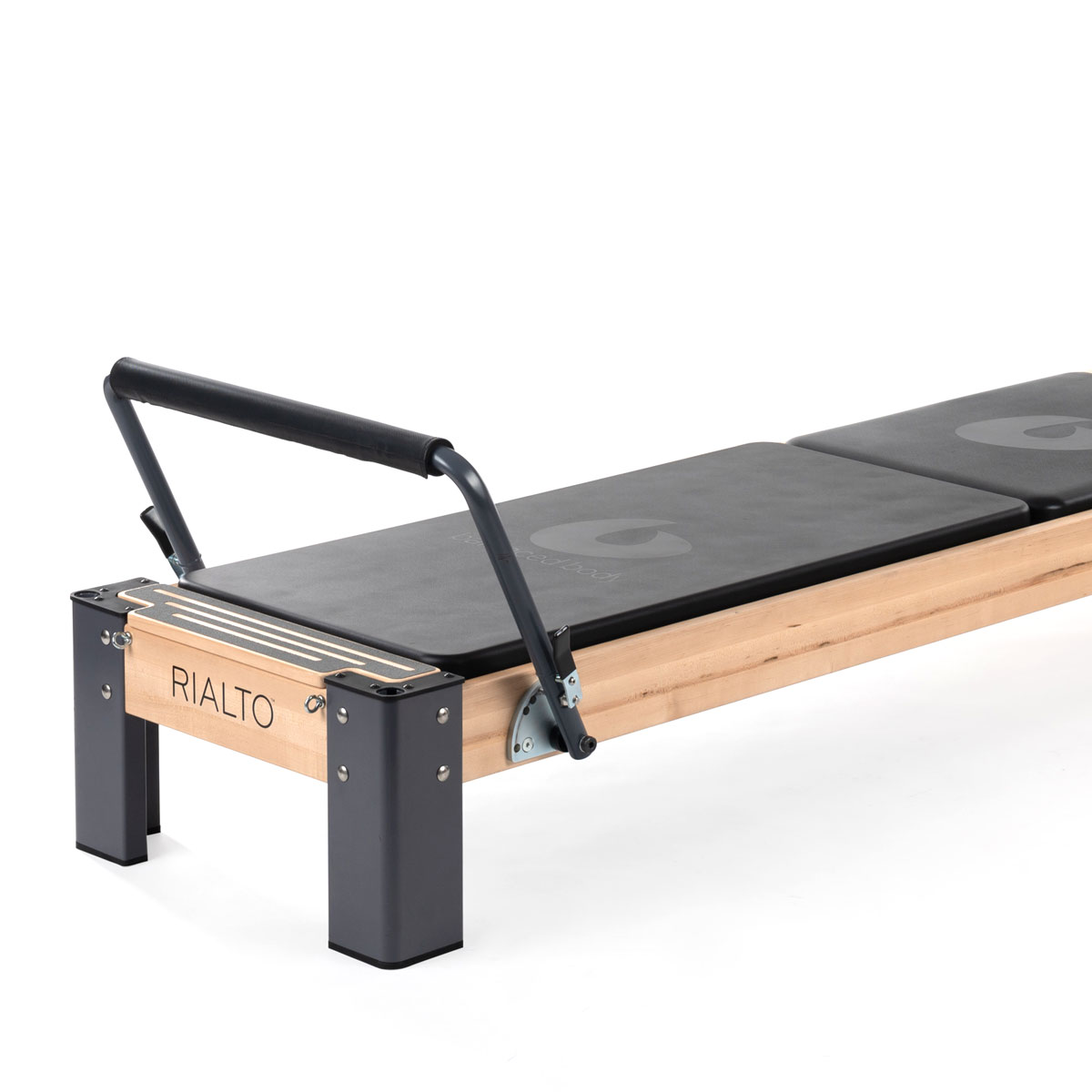 <strong>Mat Conversion</strong><br>
<br>
<p><strong>Un unico piano di lavoro nel tuo Reformer. </strong></p>
<p>
Sposta il carrello verso i Riser e inserisci il Mat. In combinazione con la Tower, permette di eseguire l'80% degli esercizi del repertorio Trapeze Table, oltre ai classici esercizi Reformer. Colore grigio. </p>