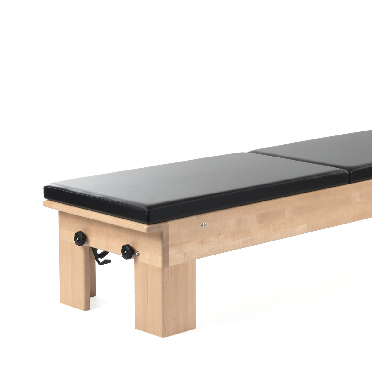 <strong>Twin Mat Conversion</strong><br>
<br>
<p><strong>Due materassini, un unico piano di lavoro. </strong></p>
<p>
In combinazione con la Tower, permette di eseguire l'80% degli esercizi del repertorio Trapeze Table, oltre ai classici esercizi Reformer. Non serve rimuovere il carrello. I Mat sono perfetti anche per gli esercizi a terra. Colore nero. </p>