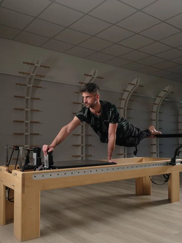 “Snake” teaches to change point of view and to look beyond. Trusting 2026.

balanced_body 
balancedbodyitaly 
freddywear 

📍Via Conegliano 96/52 a Susegana (TV)

📧 info@areaquattro.com

📞 +393465289619

#pilates #studiopilates #education #reformer #training #freddywear #theartofmovement