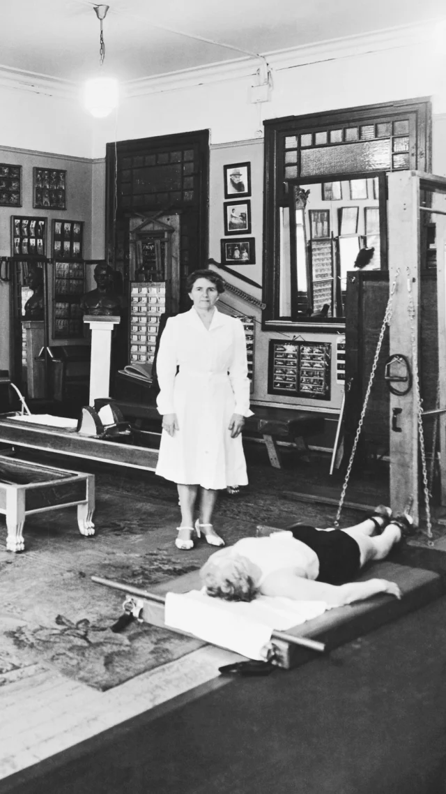 È il 1926 quando Joseph Pilates arriva a New York.
Ha in mente un progetto pionieristico. 
Un’intuizione destinata a ridefinire il concetto di movimento.
A un secolo di distanza, quella visione è diventata realtà.
Quel gesto è diventato cultura.
Durante il Fuorisalone a Milano, questo viaggio iniziato negli anni ‘20 prende forma in un incontro tra visione, design e cultura del movimento.

#PilatesForReal #FuoriSalone #MilanoDesignWeek #DesignInMovement