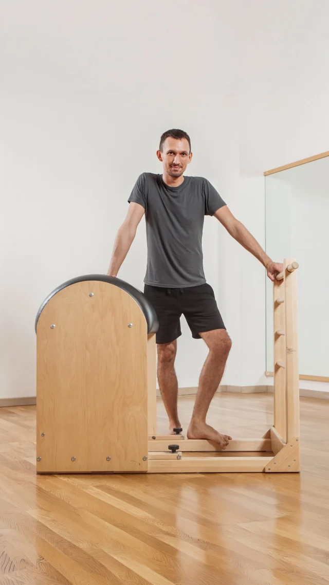 Entriamo nello Studio tradizionale insieme a Roberto Cerini, Educator Balanced Body.

Un viaggio alla scoperta di un ambiente in cui ogni attrezzo trova il suo spazio e il suo ruolo all’interno del metodo.

▶️ Guarda il video e scopri lo Studio tradizionale.

#AttrezzatureBalancedBody #PilatesReformer #PilatesChair #PilatesTrapeze #PilatesStudio
