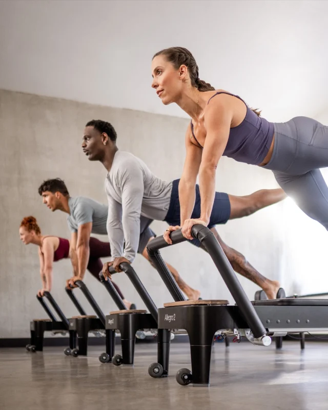 50 anni di storia, innovazione e passione per il movimento.
Radici solide che hanno reso Balanced Body un punto di riferimento nel mondo del Pilates.
Bill Auvil, Global Sales Director di Balanced Body, intervistato dal nostro Educator Roberto Cerini @robicerini, ci accompagna alla scoperta delle origini del brand e della nascita dell'esclusivo Anniversary Allegro® 2 Reformer, l'edizione limitata creata per celebrare questo anniversario.
🎥 Guarda il video e scopri com’è nato l’Anniversary Allegro® 2 Reformer.

@balanced_body 
#AnniversaryAllegro2Reformer #Allegro2Reformer #TheOneAndOnlyA2 #LimitedEdition #PilatesForReal